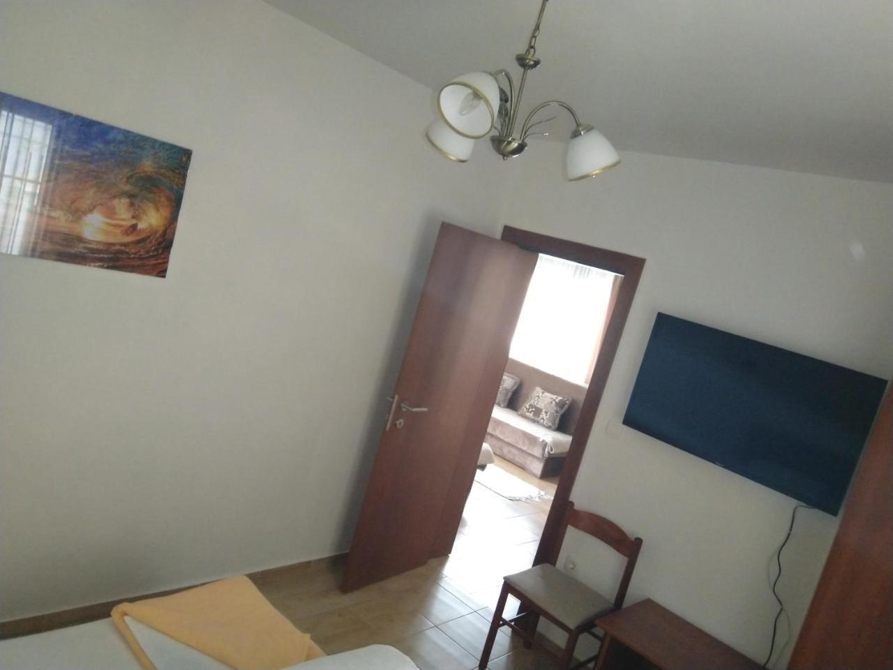 6 Palmi * Budva