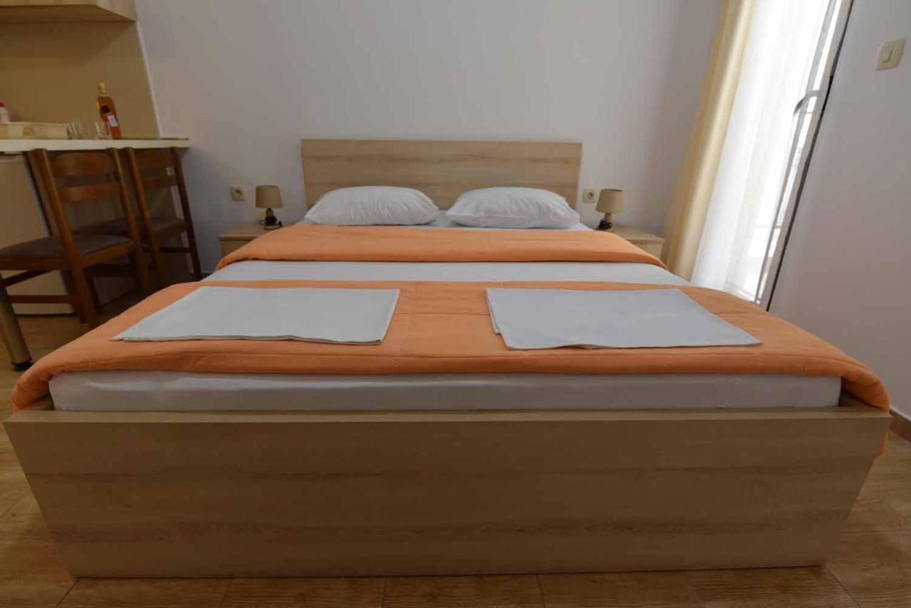 6 Palmi * Budva