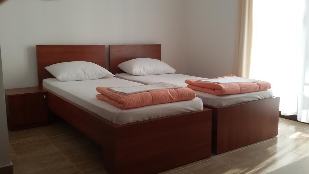 6 Palmi Budva