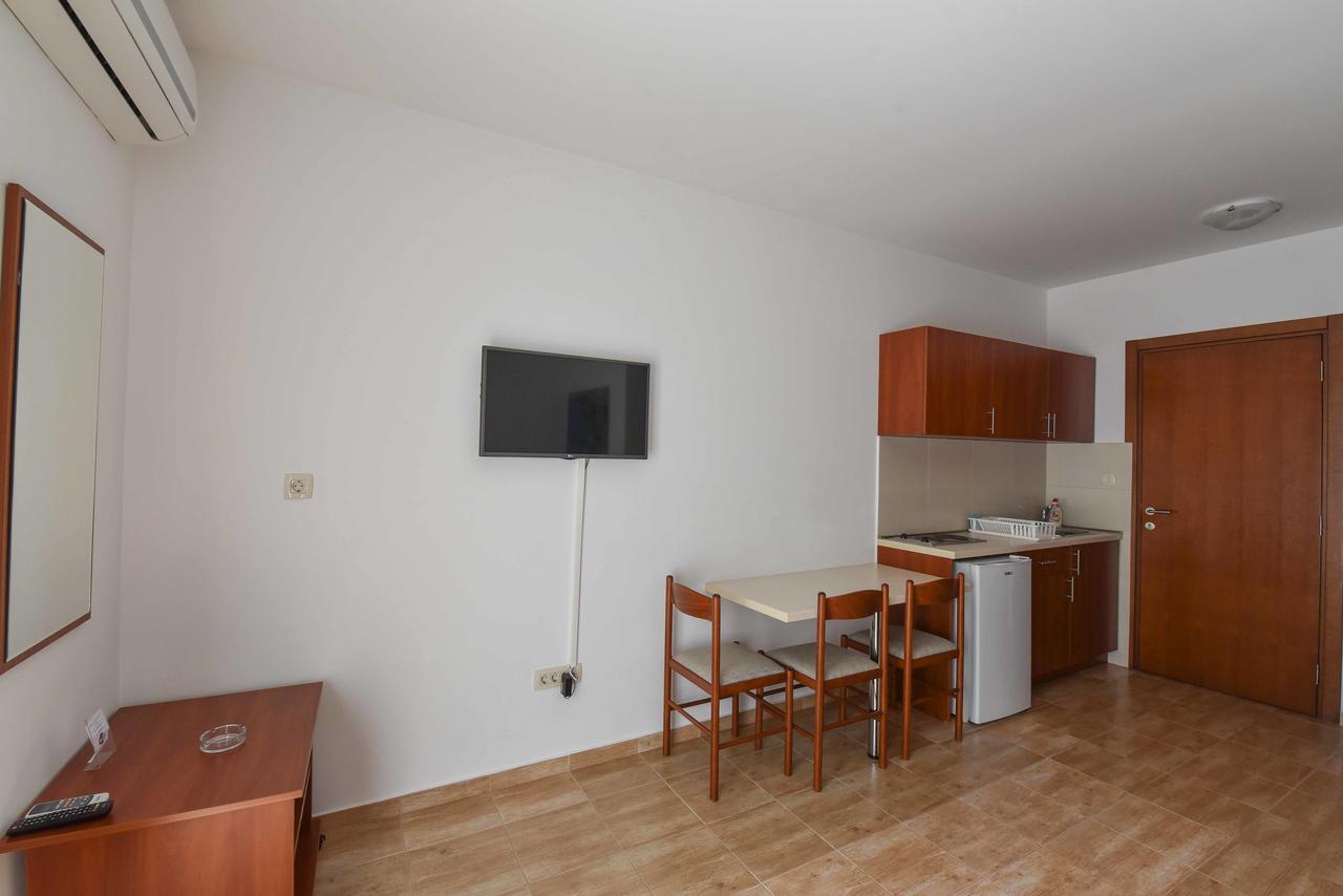 6 Palmi Apartment *