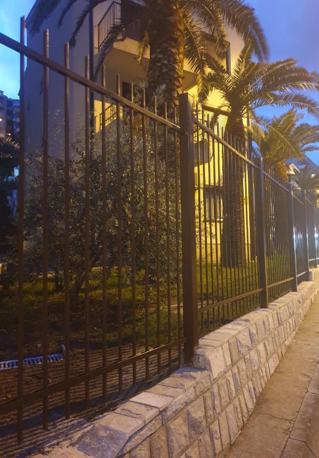 6 Palmi Apartment *